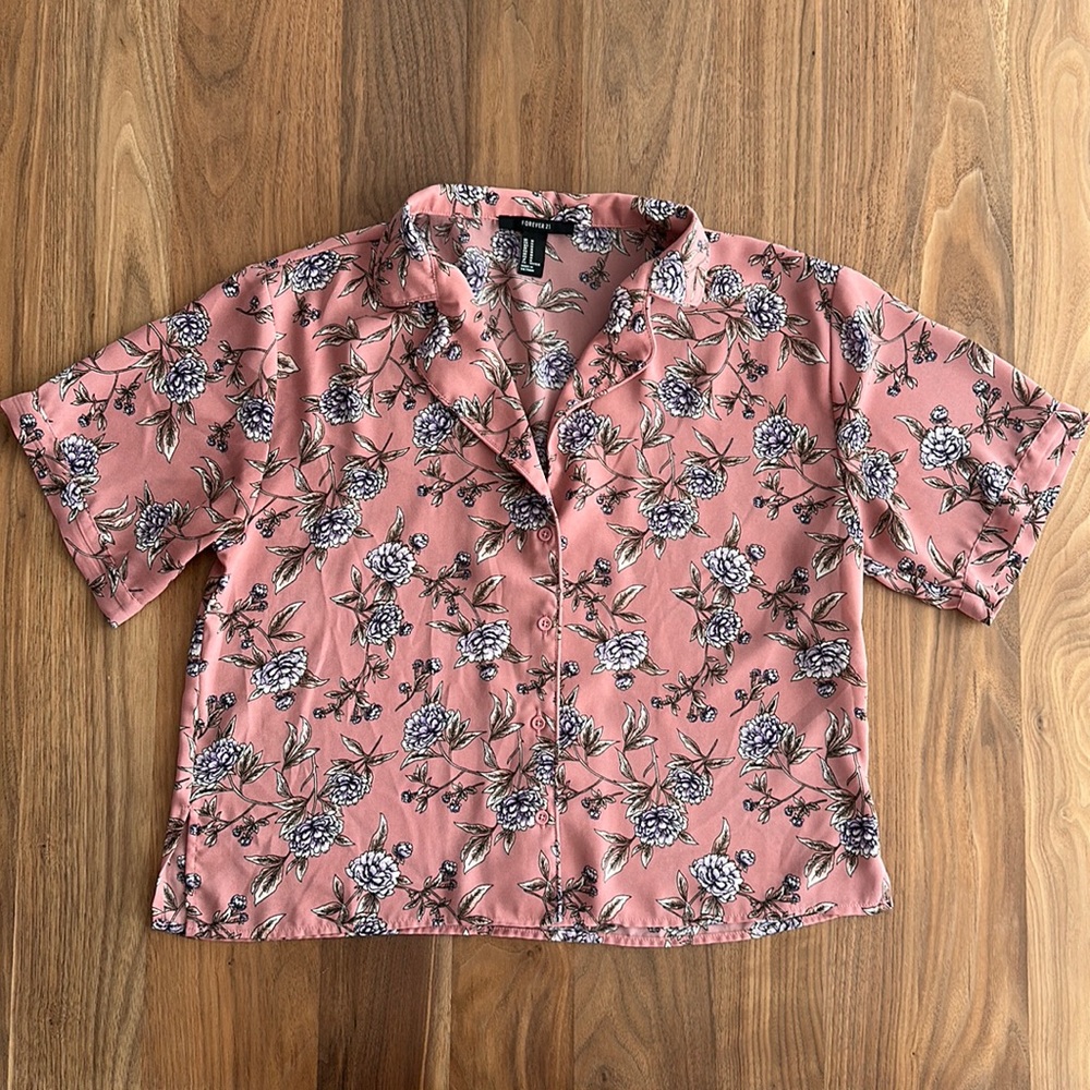 🌿🌿 Forever 21 Floral Pattern Button Down Boxy Top